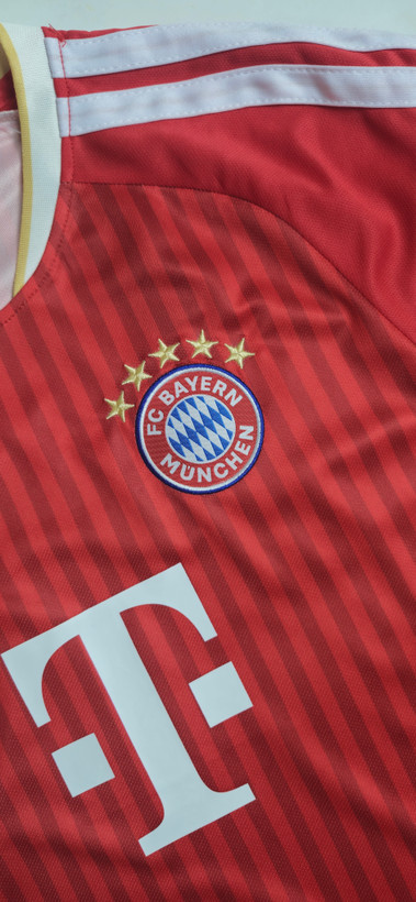 کیت هواداری اول بایرن مونیخ 2026/2027