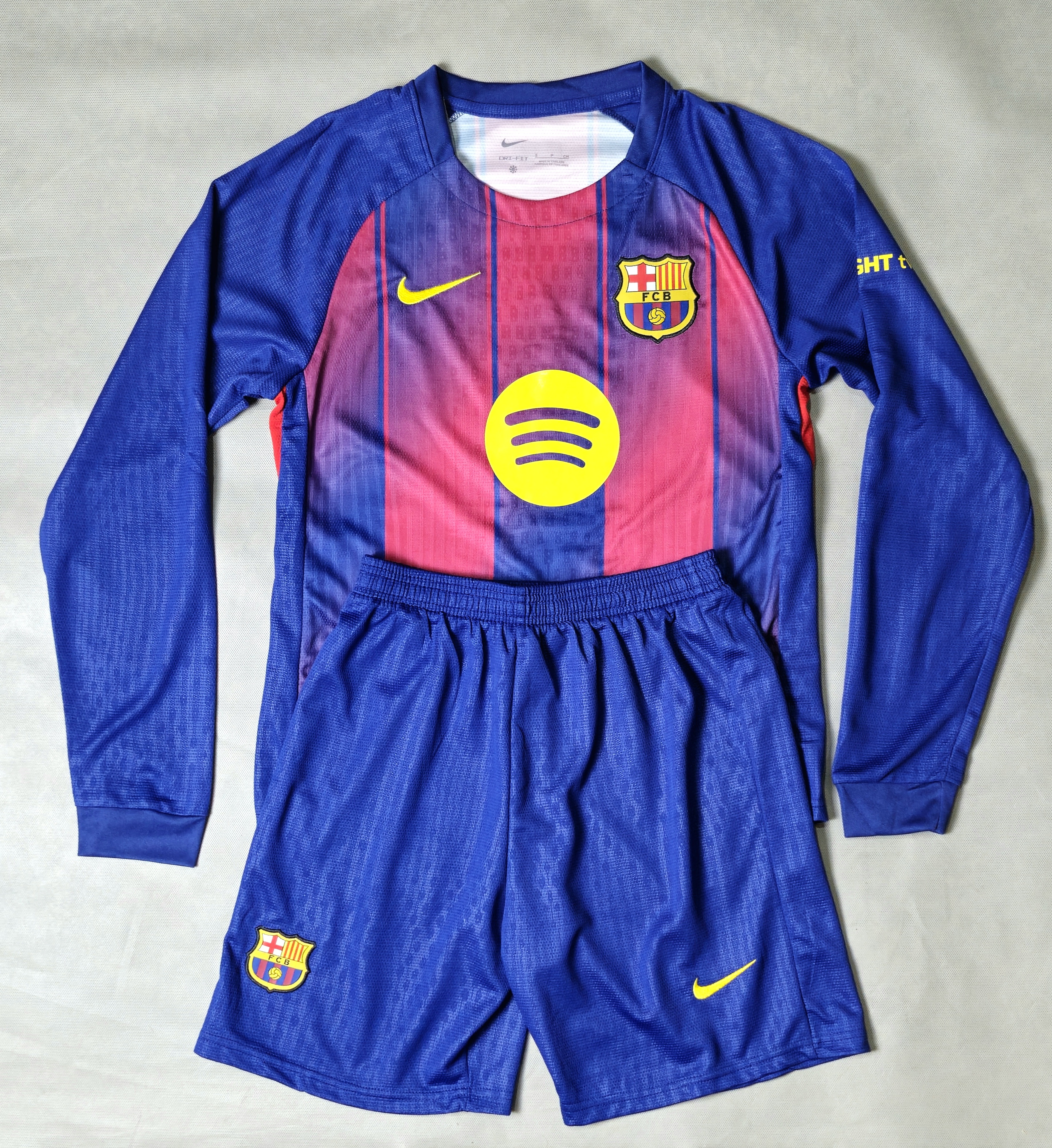 کیت اول آستین بلند بارسلونا 2025/2026_barcelona-2025-2026-long-sleeve-home-kit.jpg