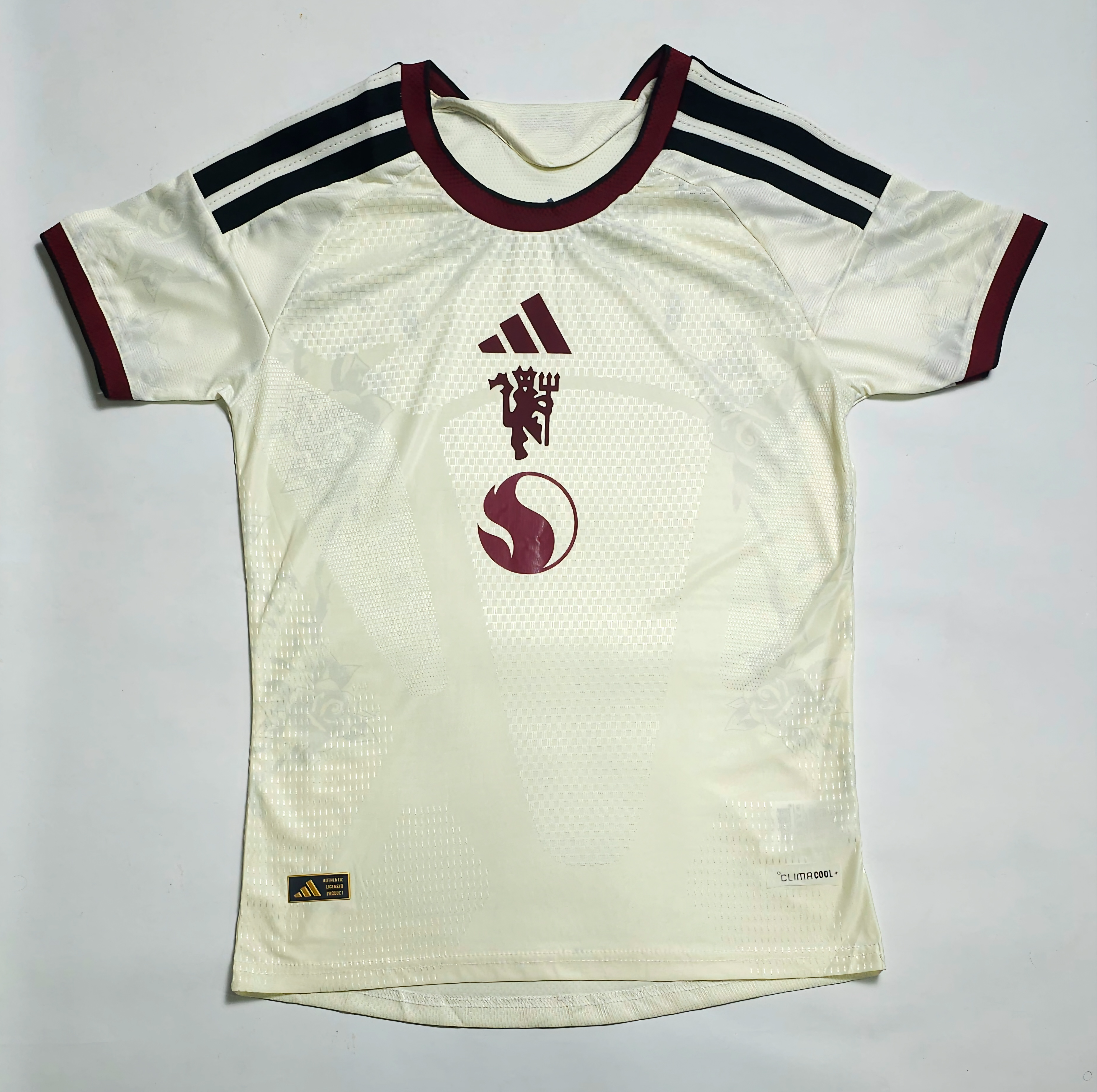 کیت پلیری سوم منچستر یونایتد 2026/2027_`manchester-united-2026-2027-third-player-footb`